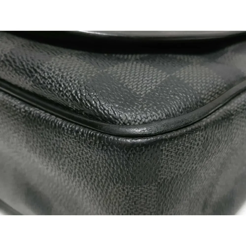 LOUIS VUITTON Damier Graphite Daniel MM Messenger Shoulder Bag N58033
